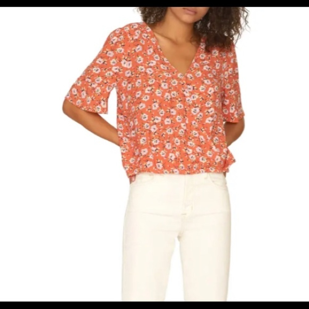 ❤️GARDEN PARTY WRAP TOP ~‎ L